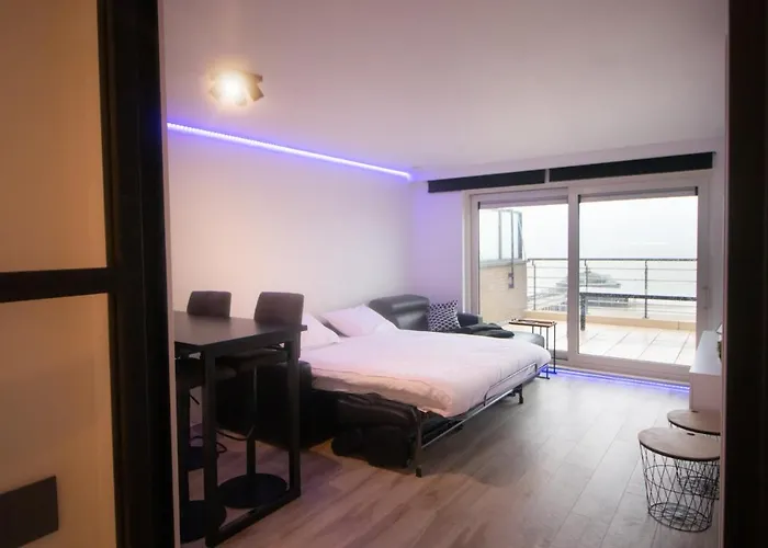 Апартаменты Penthouse Seaview *